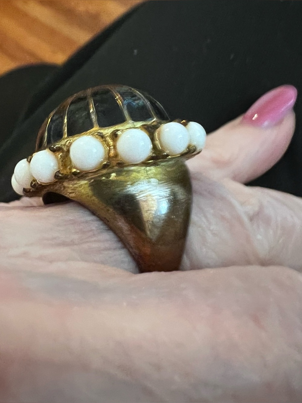 Gold-Tone Black Dome Ring with White Bead Accents That Glows. AMAZING VINTAGE. - Picture 6 of 8